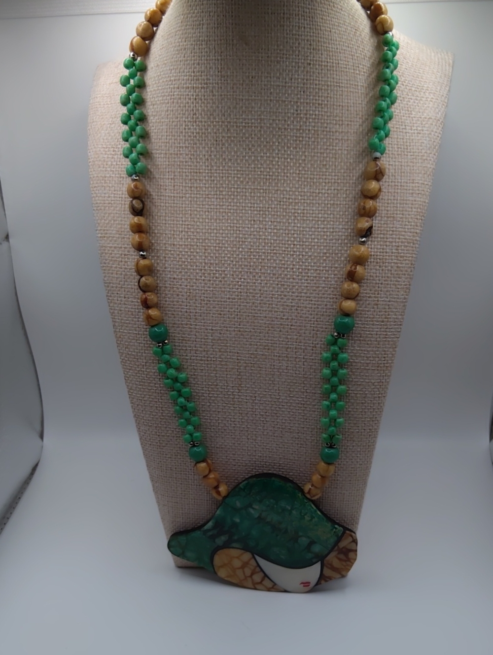 Tiger Coral and Mother Of Pearl Inlay Face Pendant Necklace - Picture 7 of 7